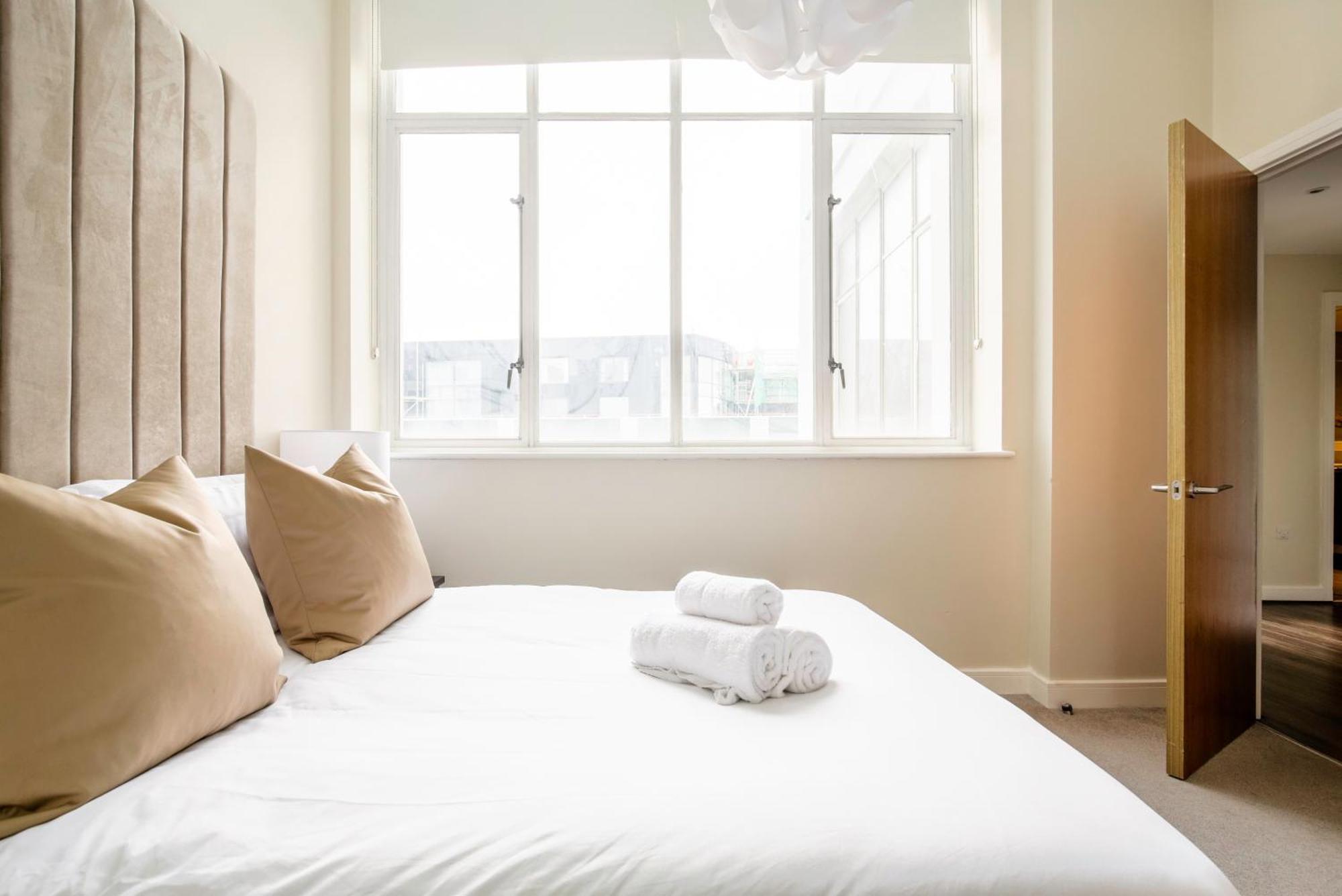 Apartment Stunning Waterfront View By Bold Liverpool