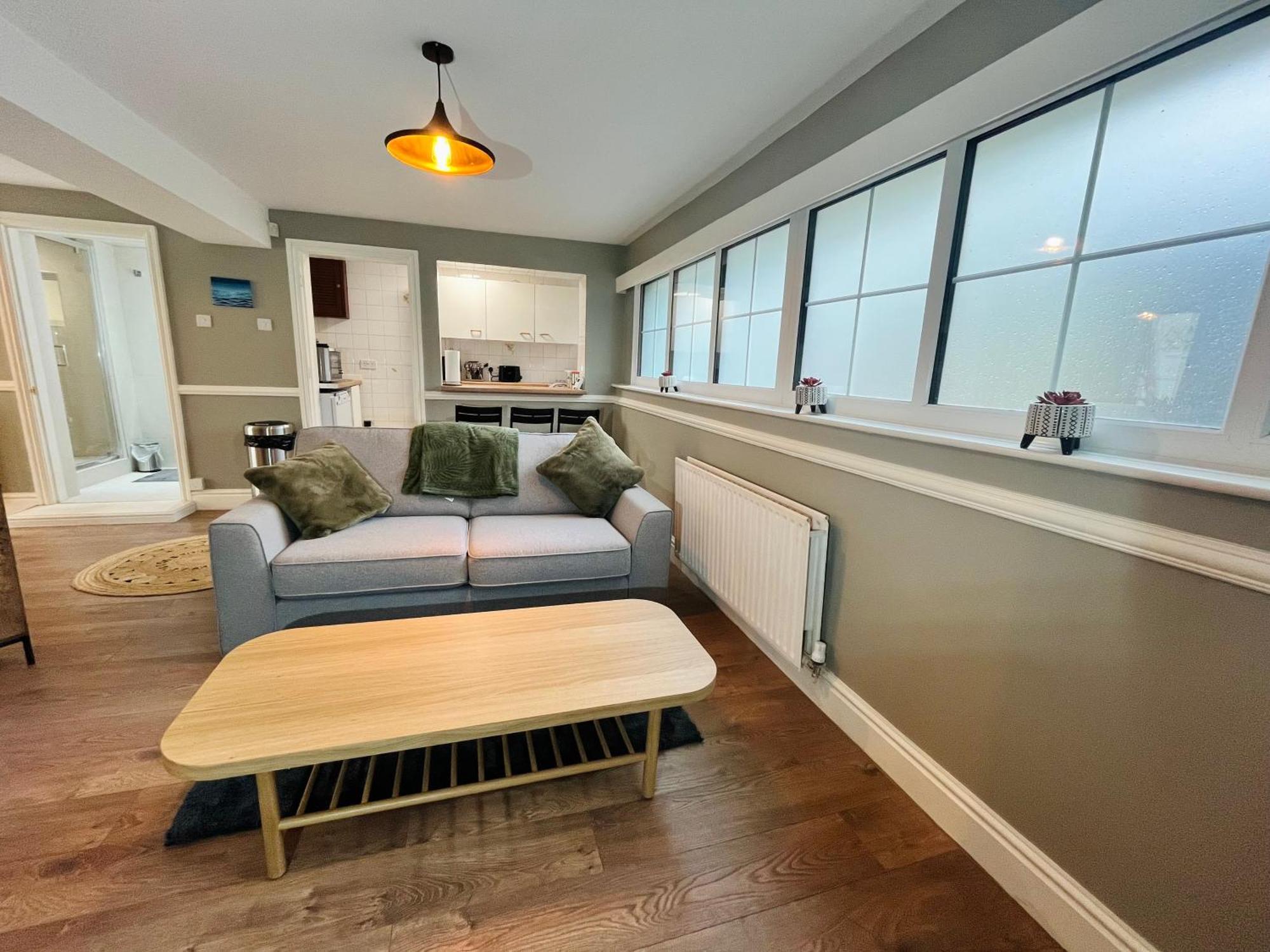 Mossley Hill Retreat Guest house *
