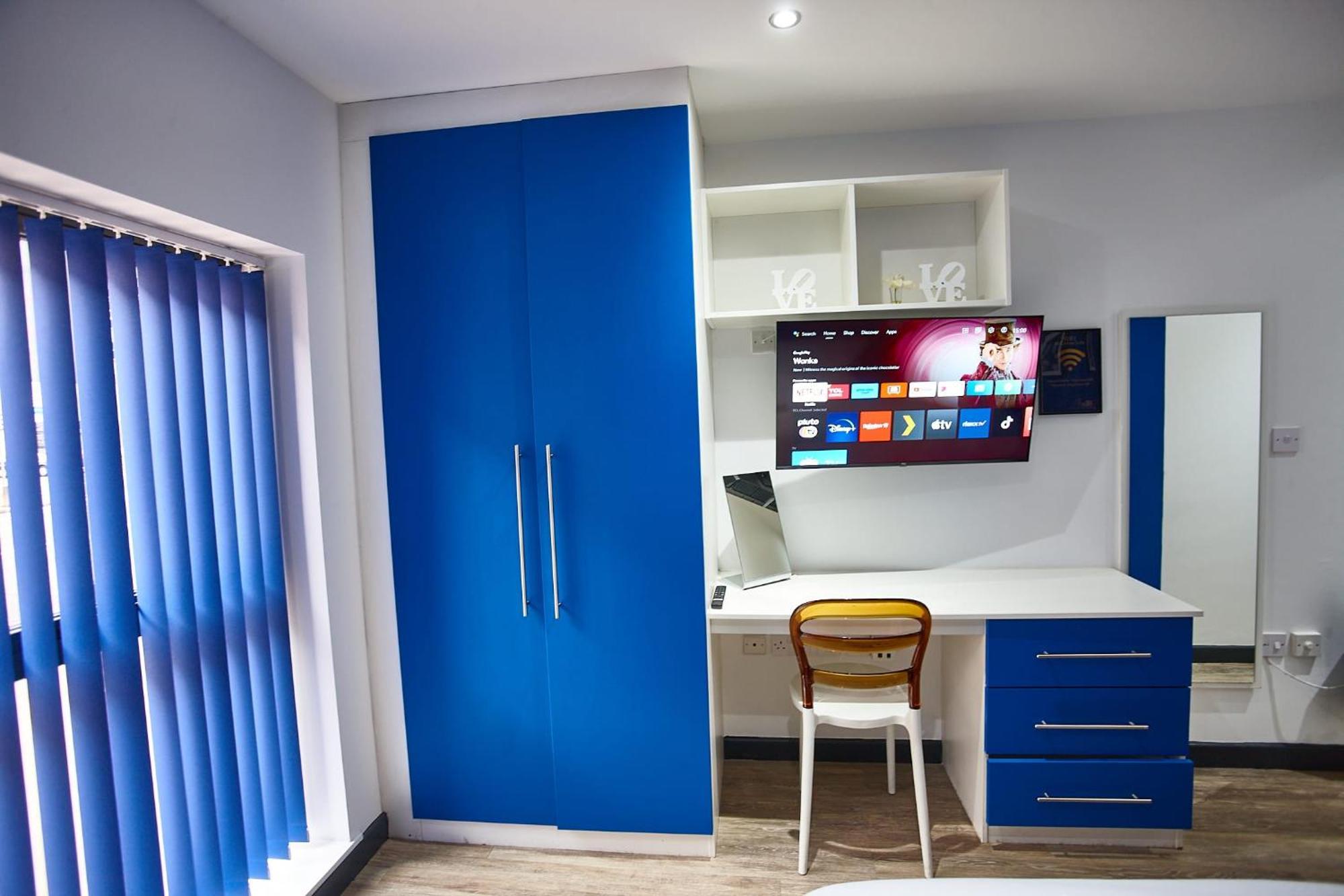 Apartment Mccartney 5 Bedrooms, 5 Bathrooms Liverpool