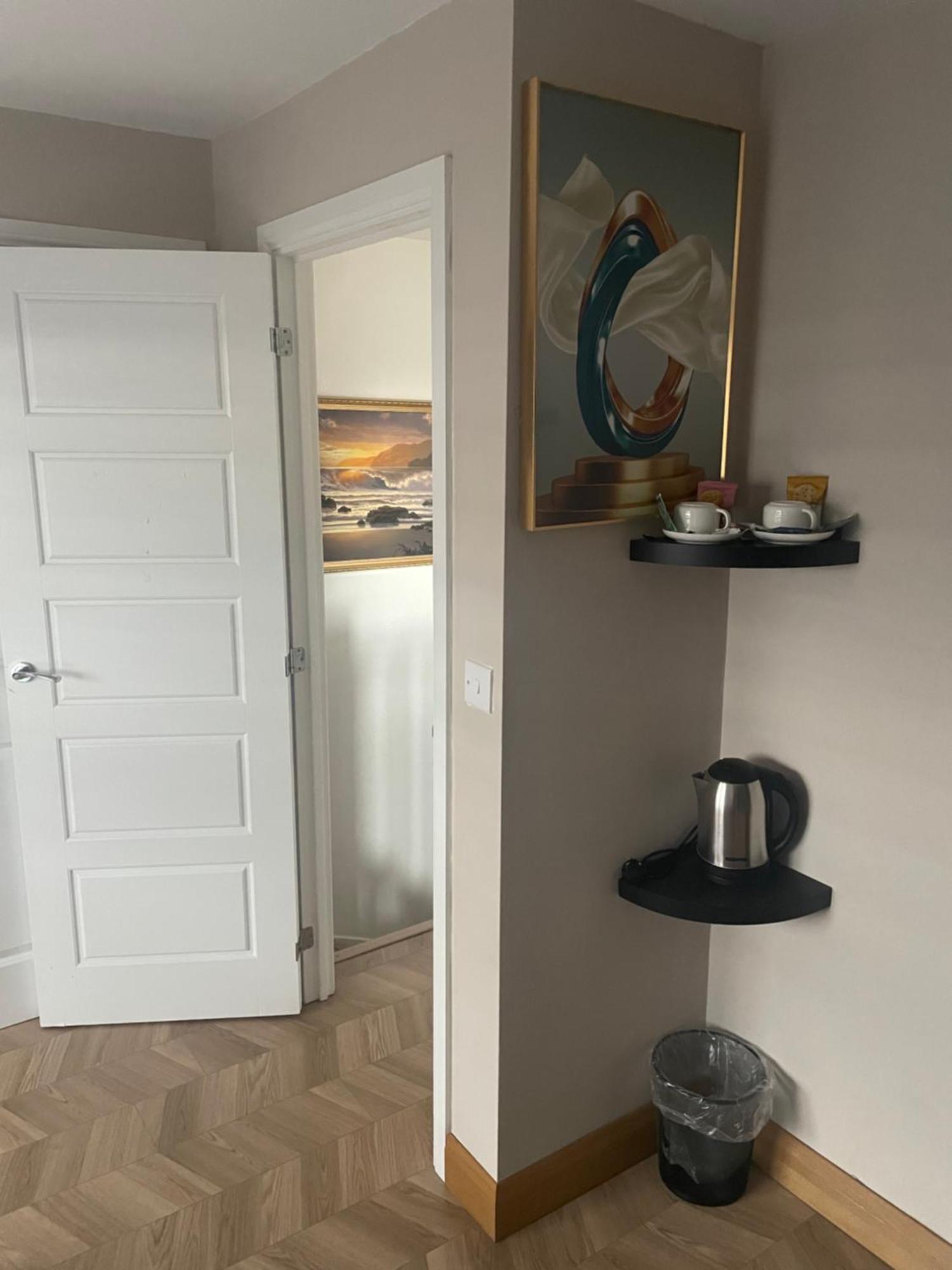 Luxurious 4 Bedroom House Guest house *