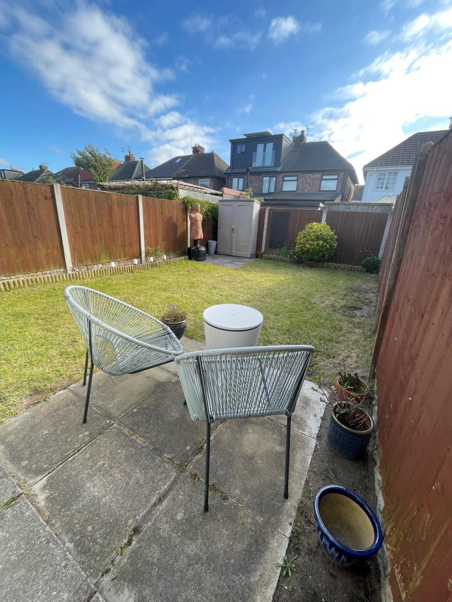 Lovely 2 Bed Full House By The *