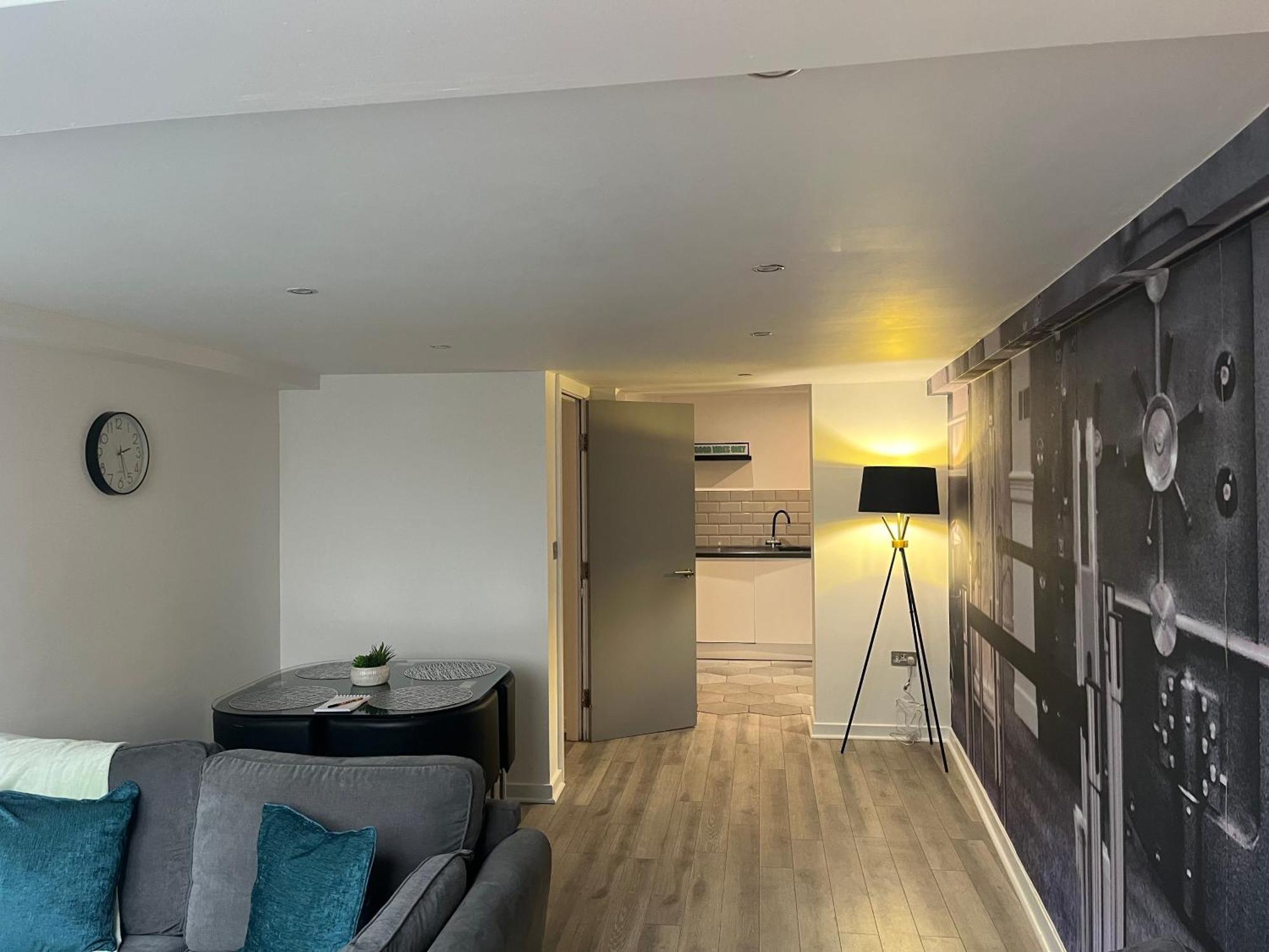 5 Halifax House, 3