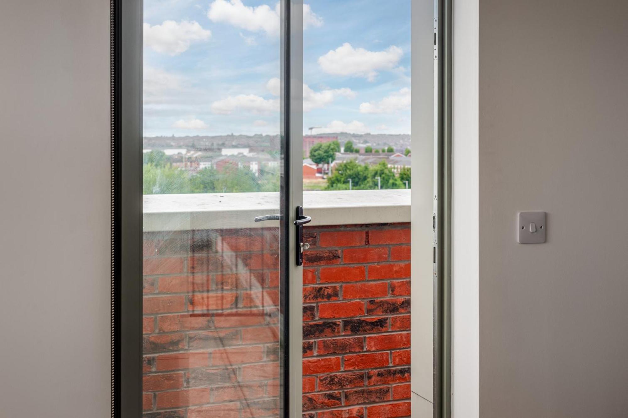Apartment Huge Long Savings! View Balcony Penthouse