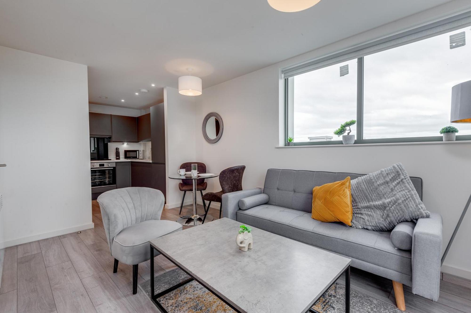 Huge Long Savings! View Balcony Penthouse Apartment Liverpool