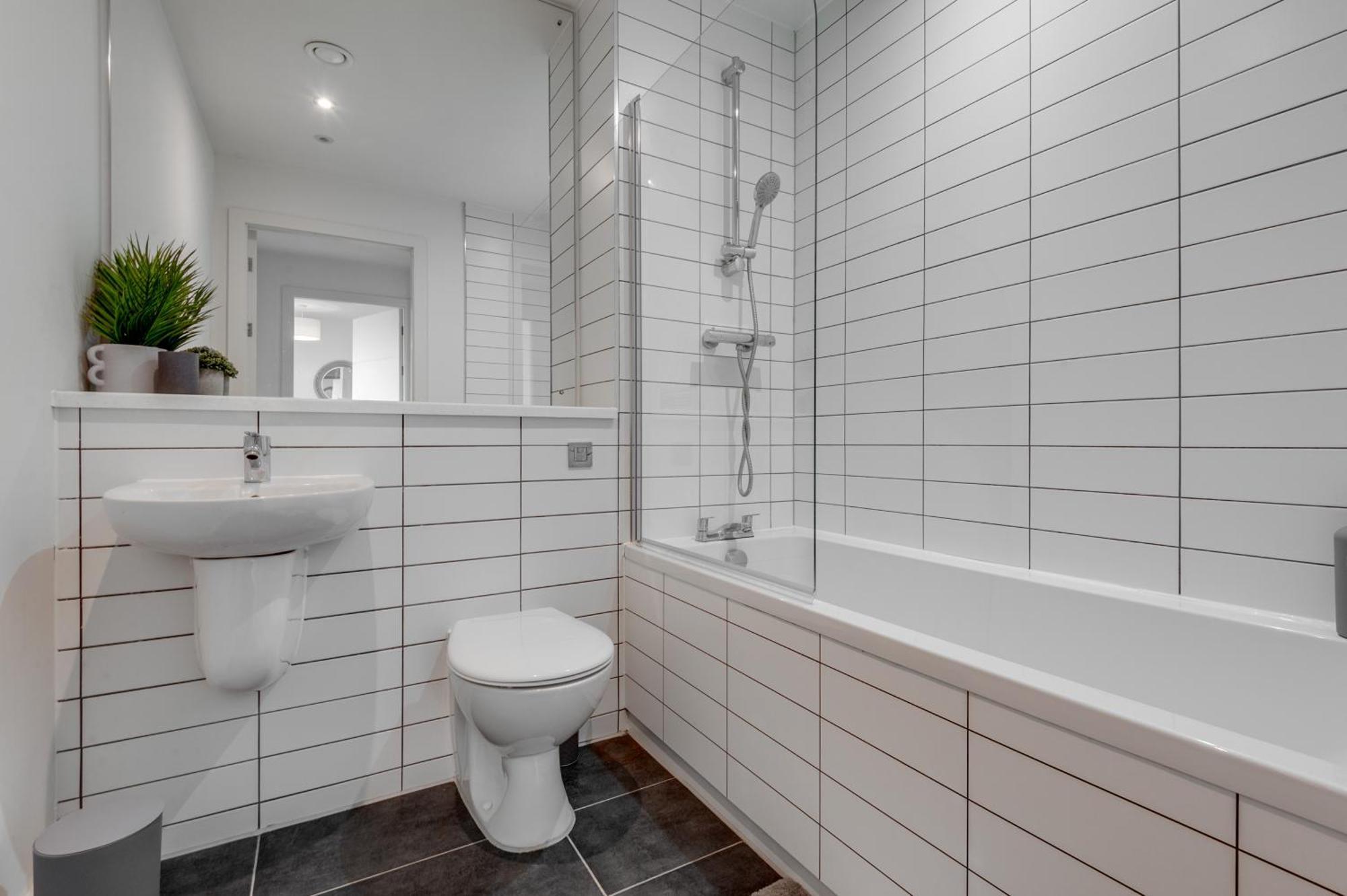 Huge Long Savings! View Balcony Penthouse