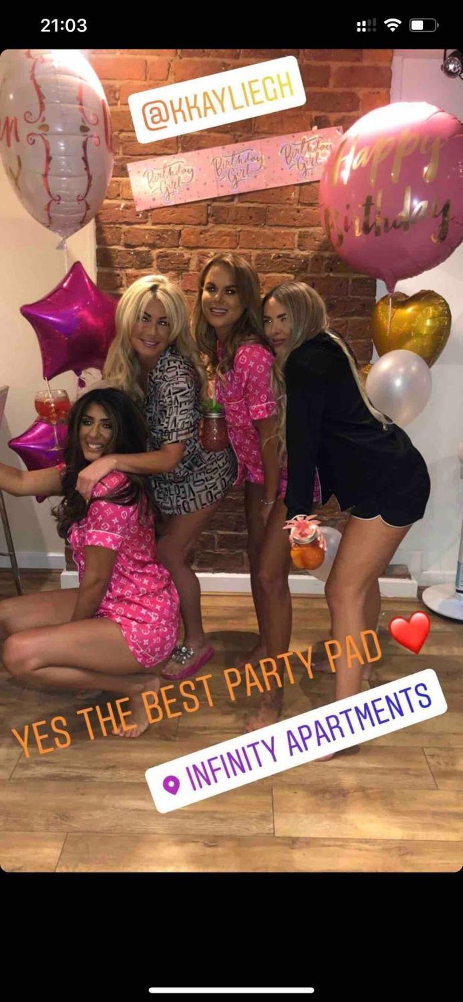 Apartment The Famous Floor Sleeps 26 And Group Acc Sleeps30 Liverpool