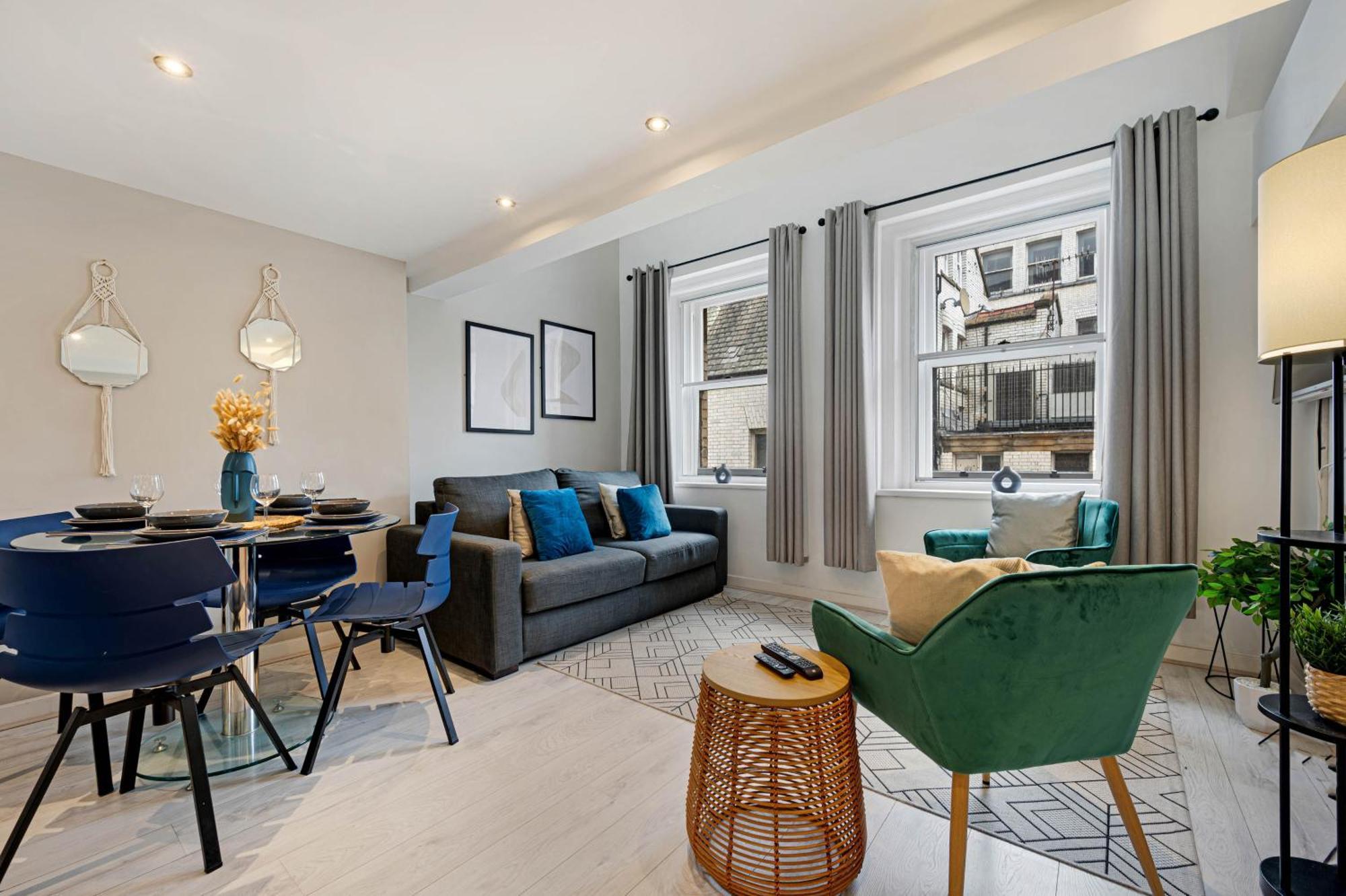 New! Stunning Centre 2-bed In By 53 Degrees Property, Ideal For Small Groups, Sleeps 6! Apartment *