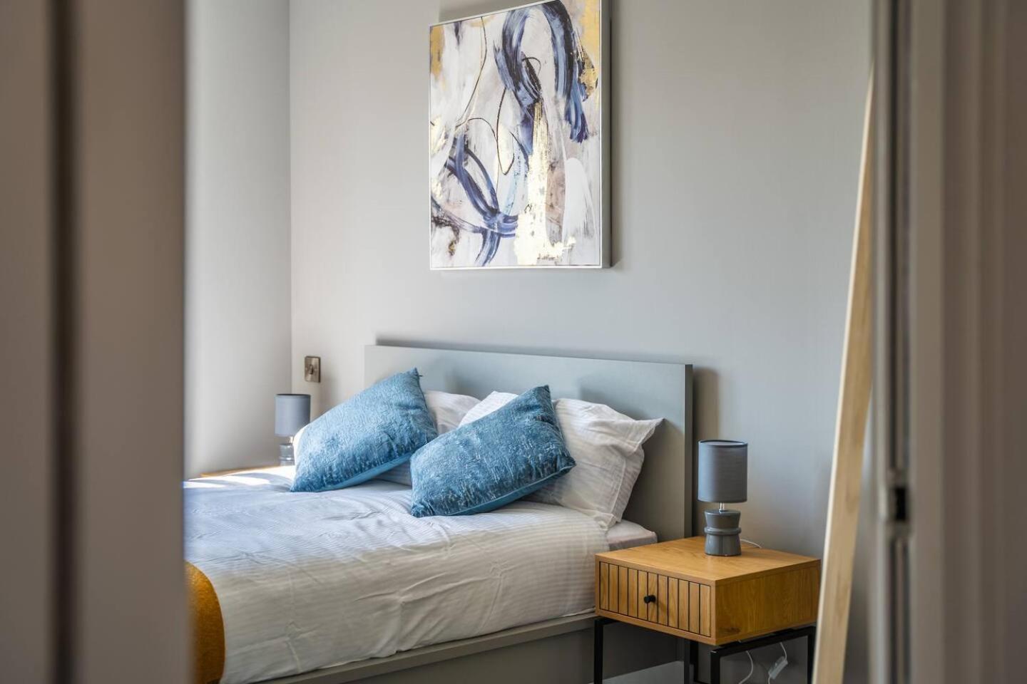 Apartment 2-bed Flat At Monarchs Quay, Waterfront Liverpool