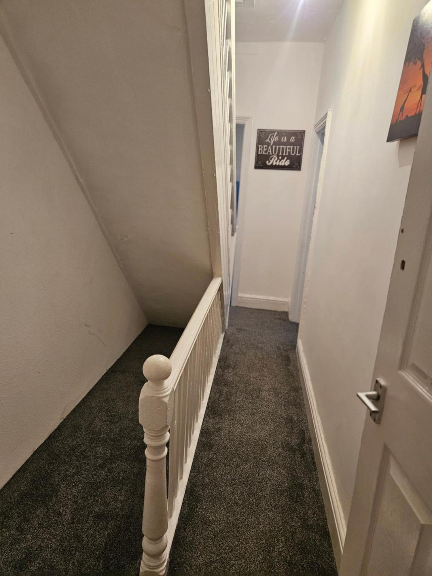 Haven, Stylish And Spacious 3-bedroom With Access Apartment Liverpool