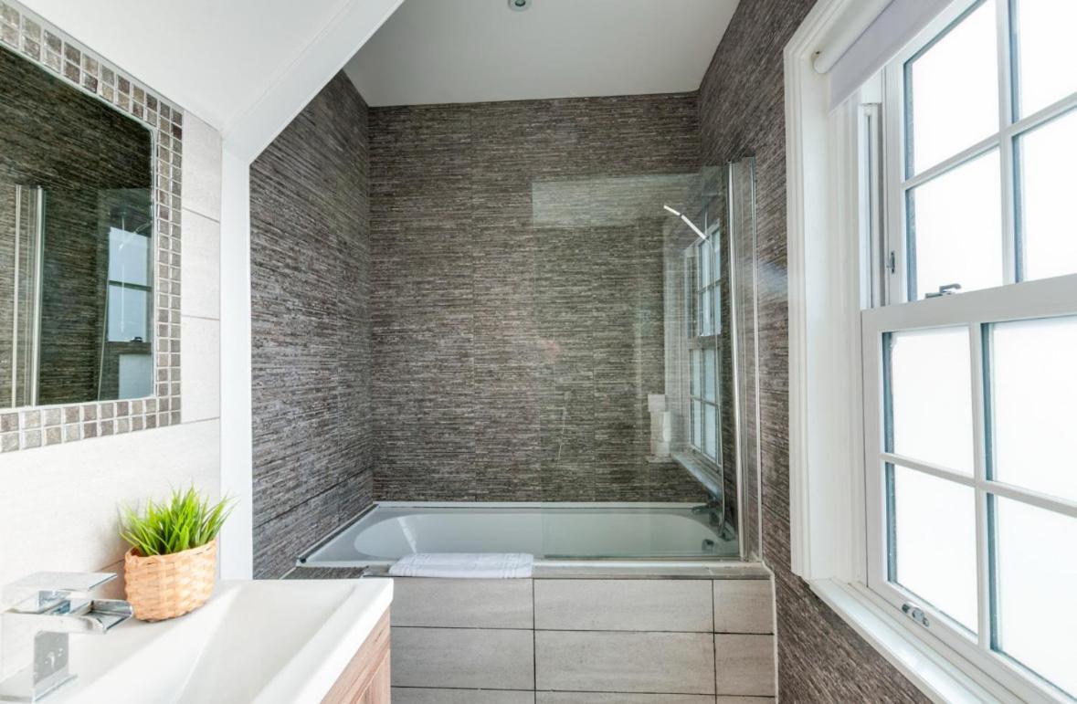 Elysium Apartment *