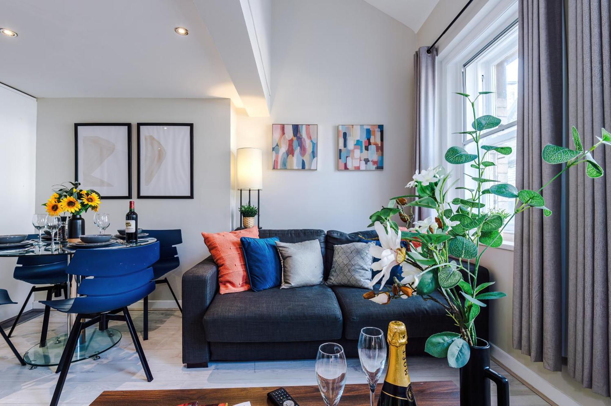 Apartment New! Stunning Centre 2-bed In By 53 Degrees Property, Ideal For Small Groups, Sleeps 6! Liverpool