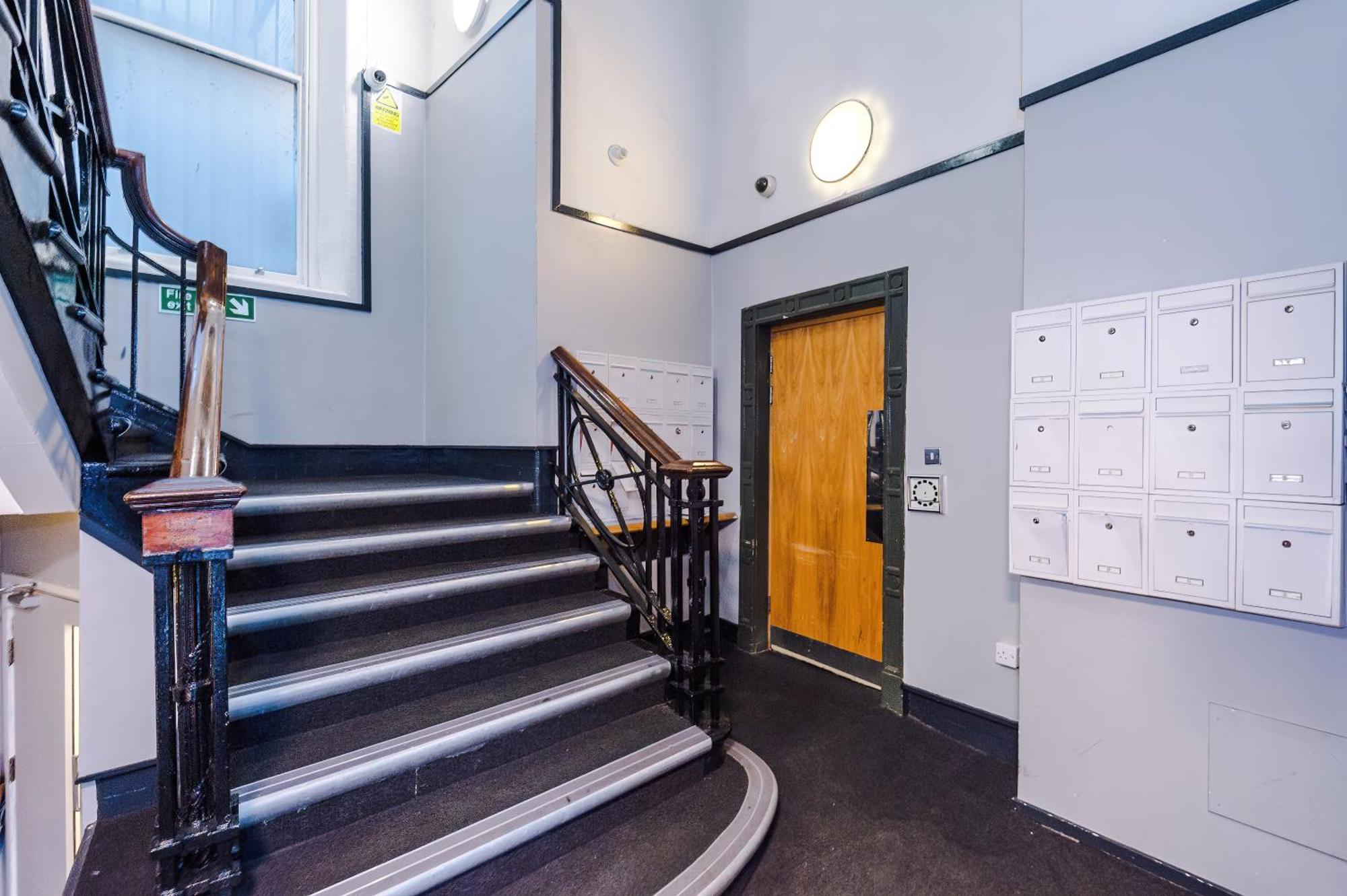 Apartment New! Stunning Centre 2-bed In By 53 Degrees Property, Ideal For Small Groups, Sleeps 6! Liverpool