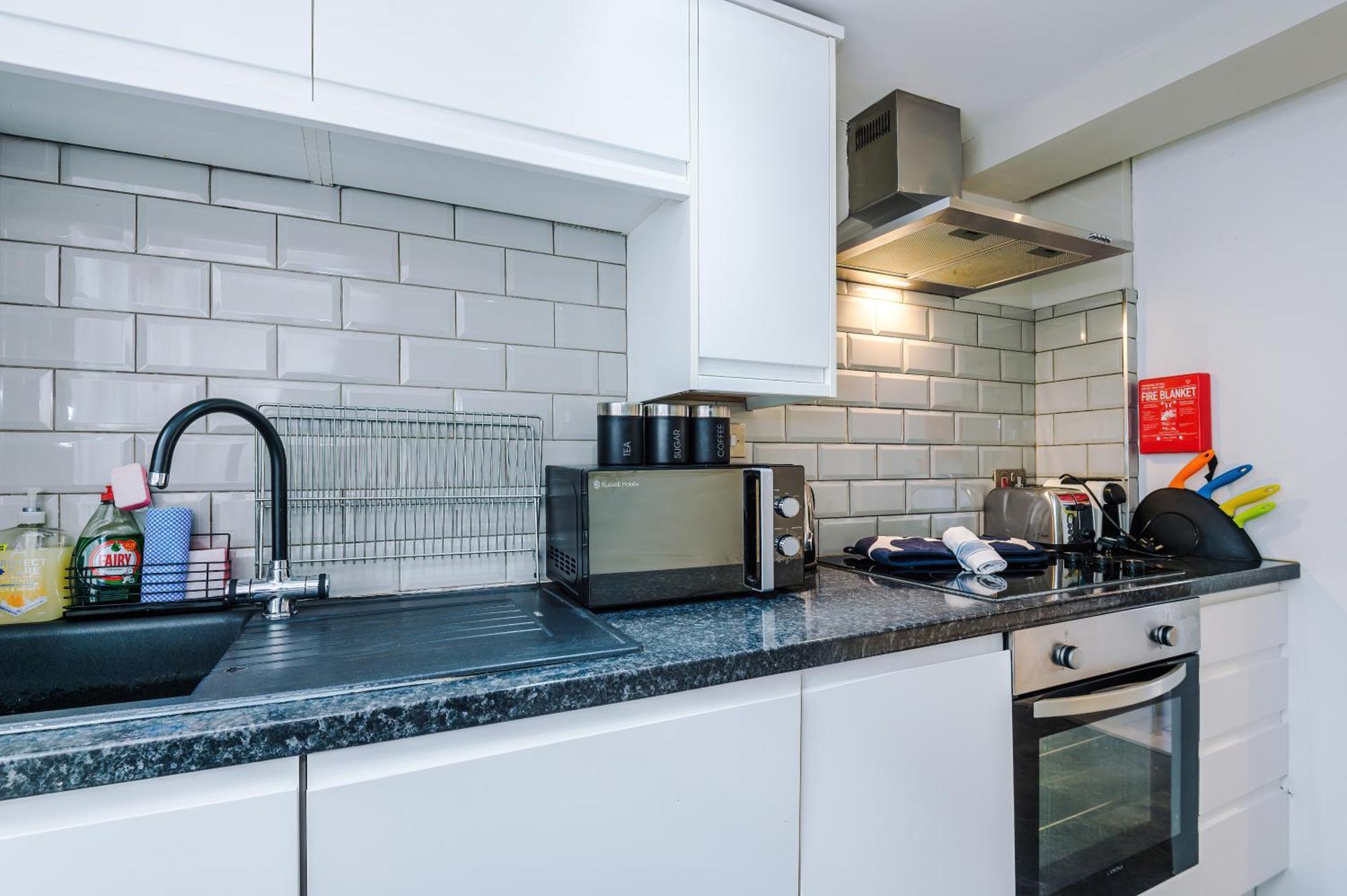 New! Stunning Centre 2-bed In By 53 Degrees Property, Ideal For Small Groups, Sleeps 6!