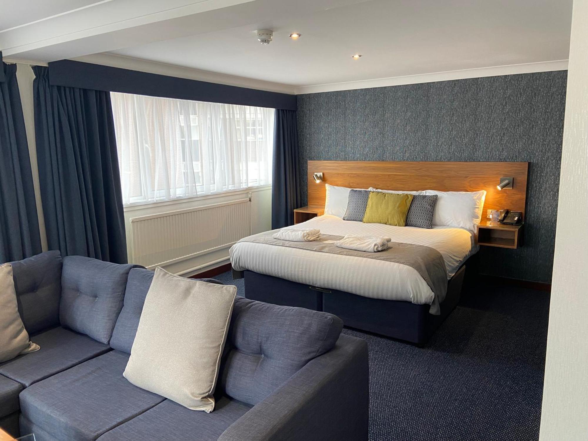 The Liner At 3* Liverpool