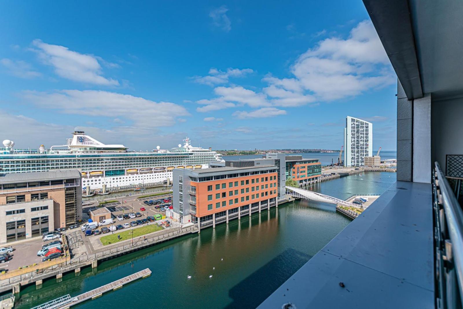 Novu Waterfront * Liverpool