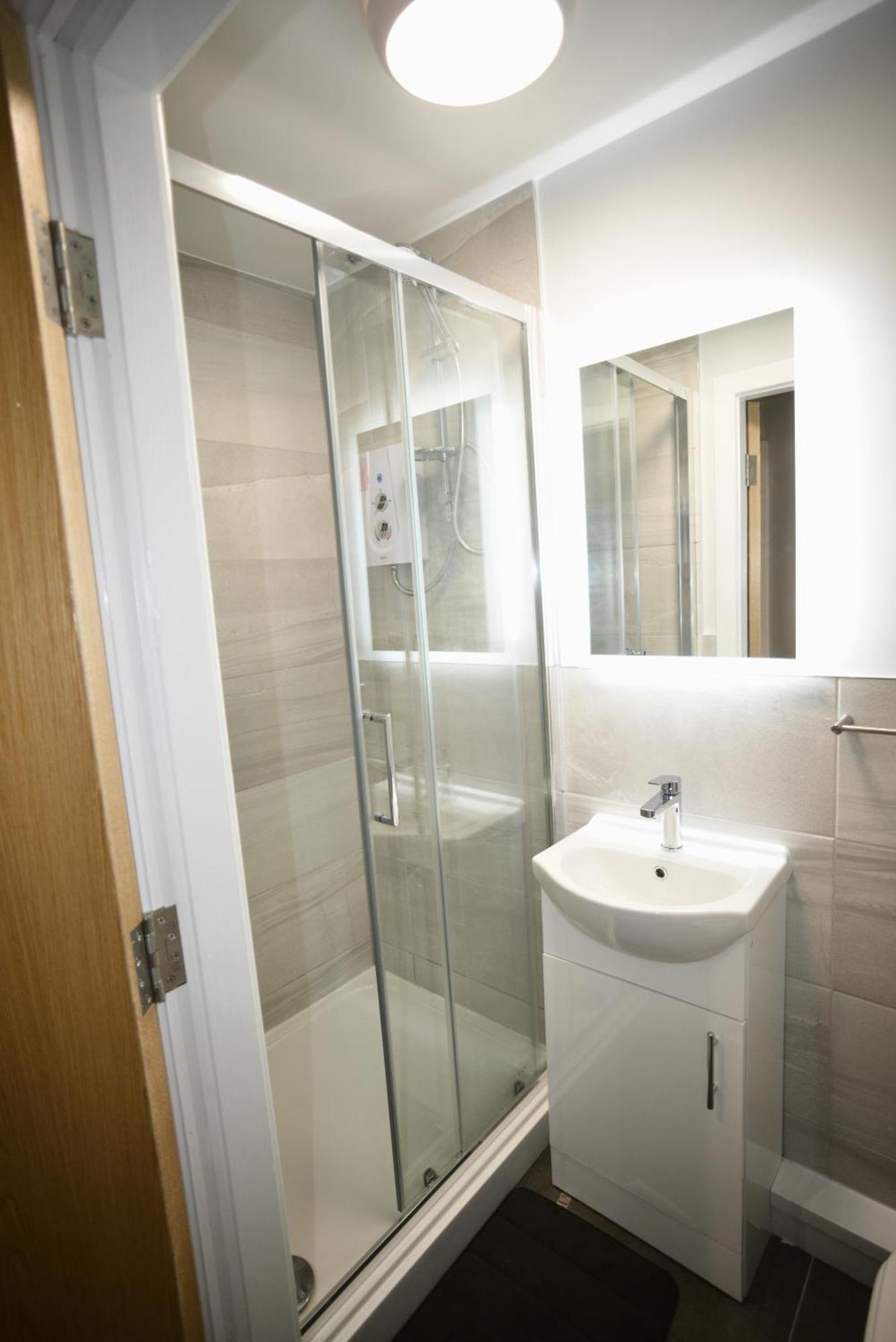 Cozy Hideaway - 1-bed Perfect For Couples & Solo Travelers *