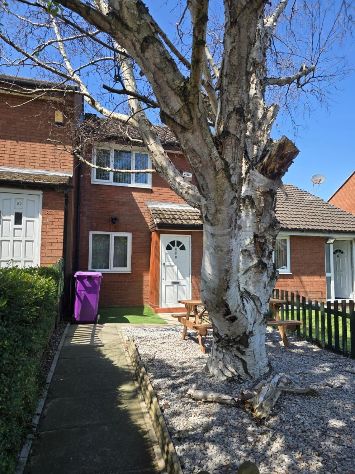Elegant 2 Bed With Hot Tub And A Host Of Amenities Liverpool