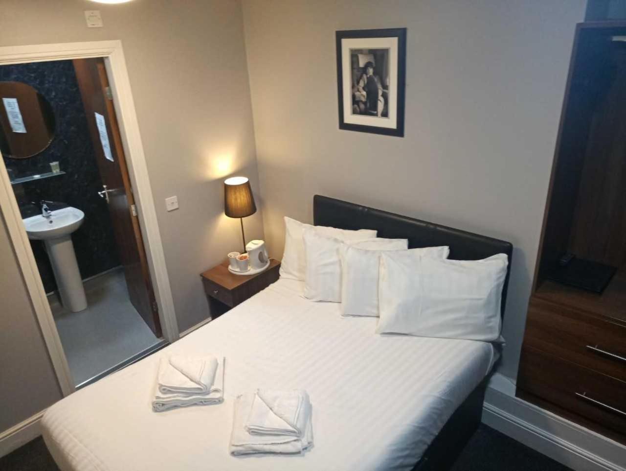 The Hotel 2*