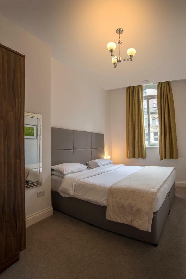 The Castle Collection - 25 Castle Street *