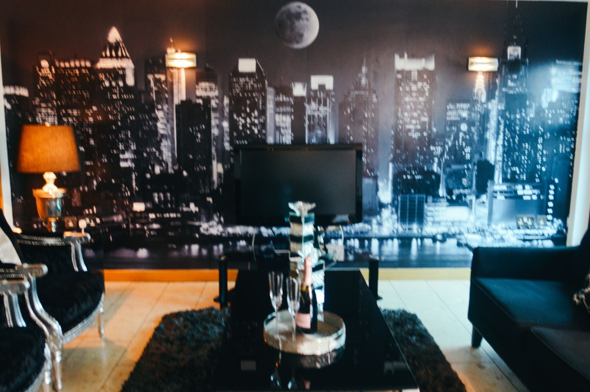 Posh Pads At The Casartelli Apartment