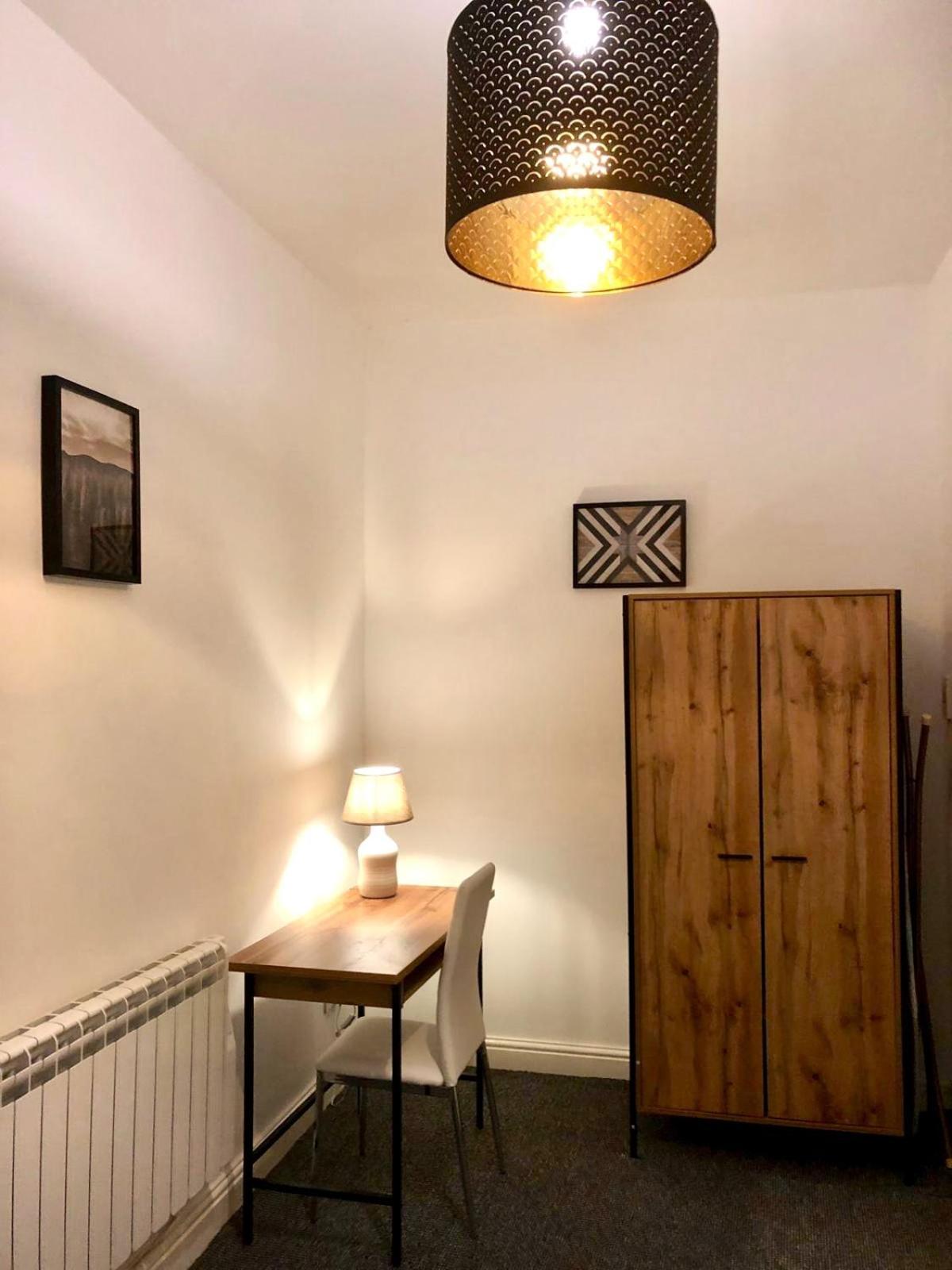 Belmont Apartment *