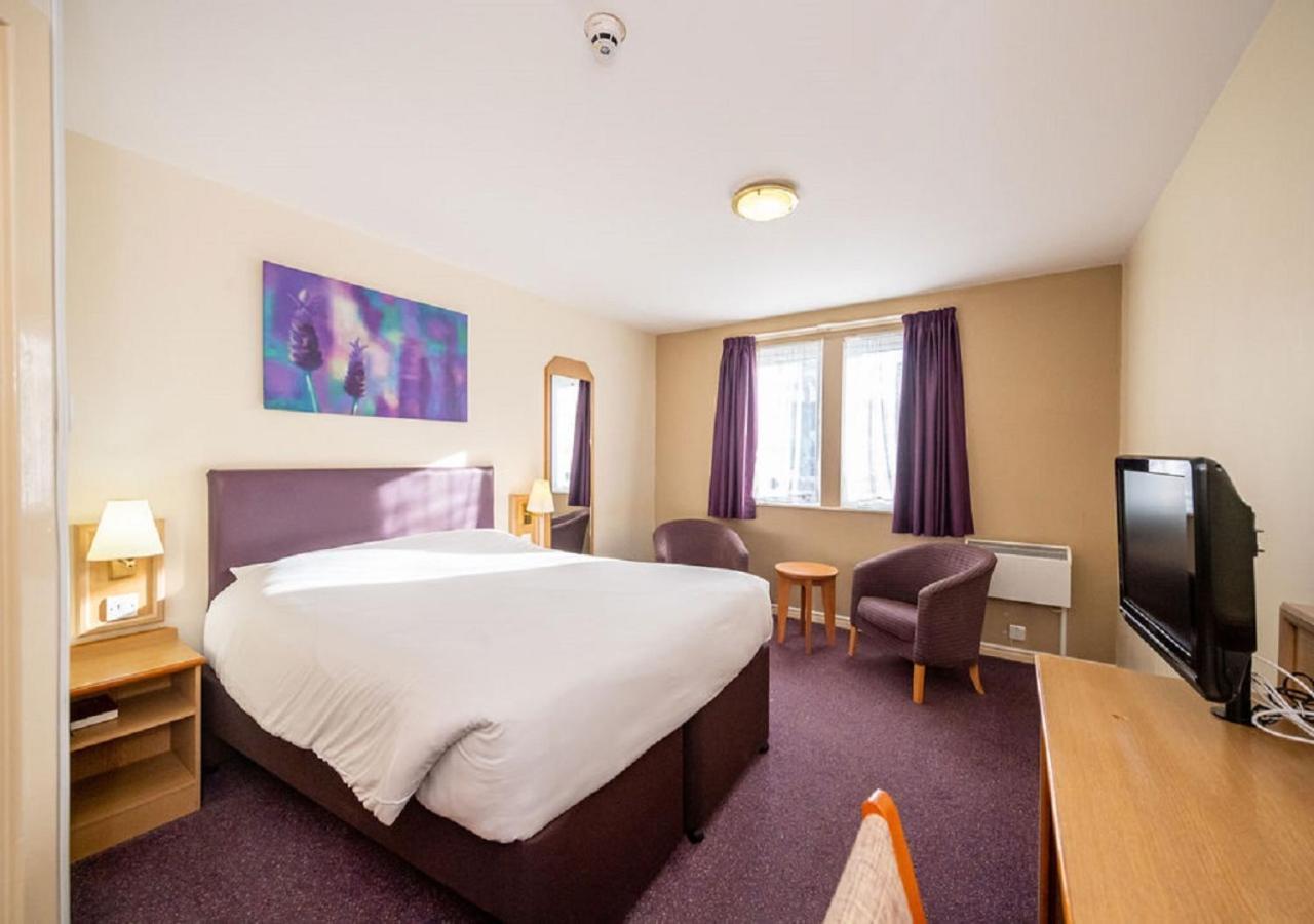 Stables Inn, Aintree 2*