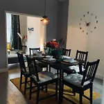 Stylish, Spacious & Luxurious Home - Parking