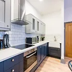Host & Stay - Bands Warehouse Apt