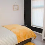 Hearty 2-Br House Close To City Centre