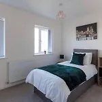 Luxury 3-Bedroom, 2-Bathroom Home Sleeps 7 People