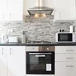 Daze Private 1Br Near To City Centre