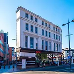 Stylish Apartment Located In The City Centre Of Liverpool - Web-Exclusive Offers At A-Kapartments