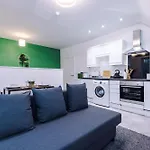 Charming Apartments - Rocky Ln Chambers Flat 6