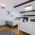 Large Duplex Apartment In City Centre! Lime Street! Football! Ideal For Stag And Hen Do Stays!