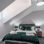 Stunning 2 Bedroom Apartment In Liverpool
