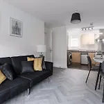 Stylish 2 Bed Flat/Liverpool City/Free Parking