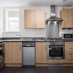 Stylish 2 Bed Flat/Liverpool City/Free Parking