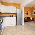 Edge Grove Retreat - Air Host & Stay