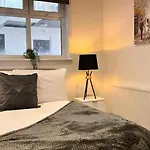 Immaculate 2-Bed Apartment In Liverpool