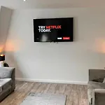 Immaculate 2-Bed Apartment In Liverpool