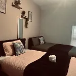 Cozy Large Sized 4 Bedroom Flat