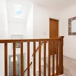 Historic Retreat With Large Garden Free Parking