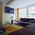 Moorfields City Centre Apartment Sleeps 10