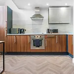 St George\'S Quarter - Luxury Stays - Duplex - Free Parking - Home From Home - Free Wifi - Newly Renovated - Moorfeilds