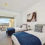 Cozy Liverpool Retreat