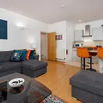 Explorer\'S Rest - Elegant Base By Historic Liverpool - Charming Apartments