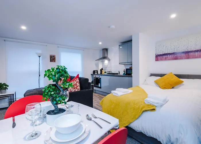 *City Centre* Cosy Studio Apartments