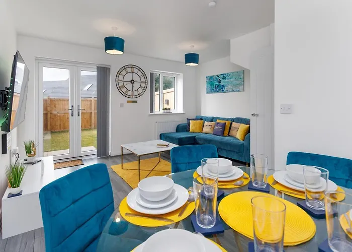 Homely New Build House With Anfield Stadium View
