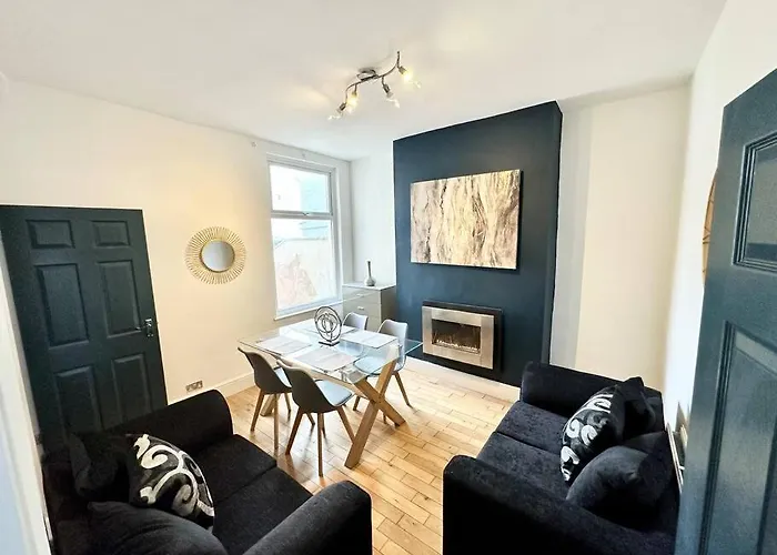Liverpool Getaway Home!