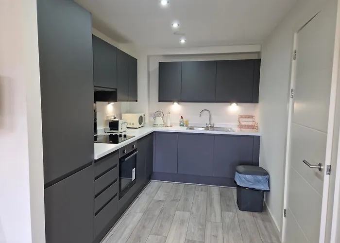 Executive Modern One Bedroom Apartment Close To Liverpool Lime Street Train Station And City Centre